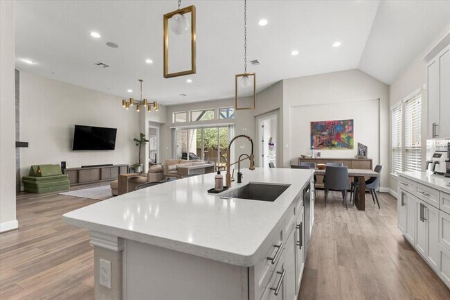 Building Photo - 1504 Saddlespur Ln
