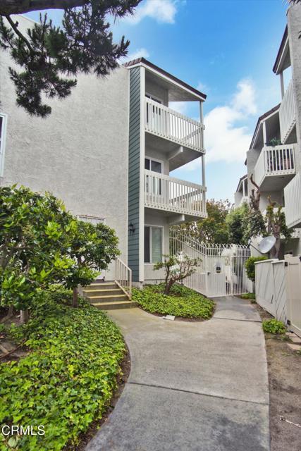 Building Photo - 229 S Ventura Rd
