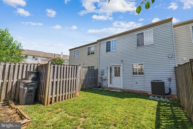 Building Photo - 6302 Betsy Ross Ct