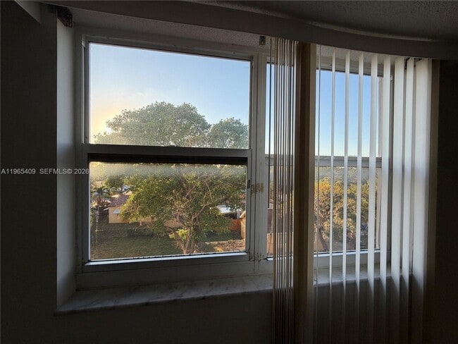 Building Photo - 1830 Dixieana St