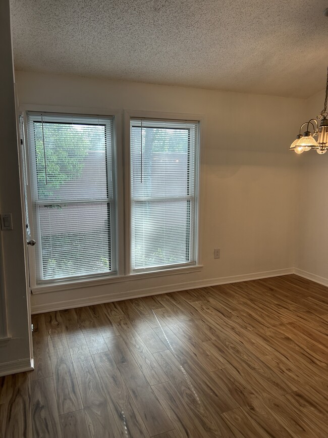 Building Photo - 628 Trinidad Ct