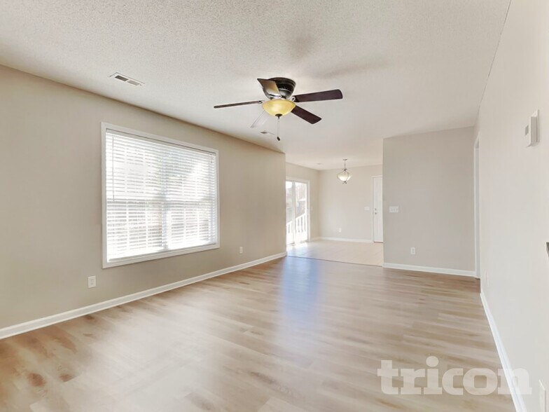 Building Photo - 226 Linden Rd