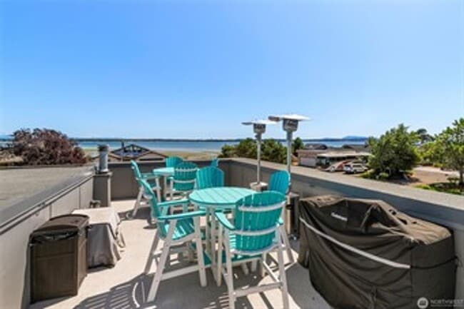 Building Photo - Gorgeous 5 Bedroom Home with Bayview - Bir...