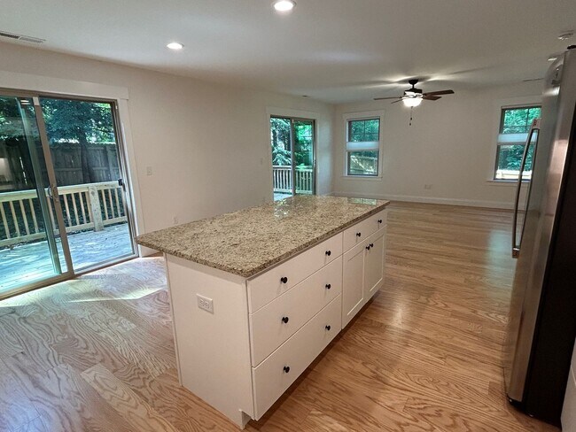 Building Photo - East AVL - 2022 Craftsman Custom Build