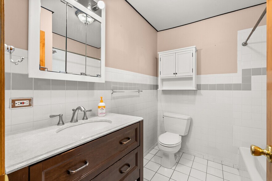 Building Photo - 1509 W Thomas St