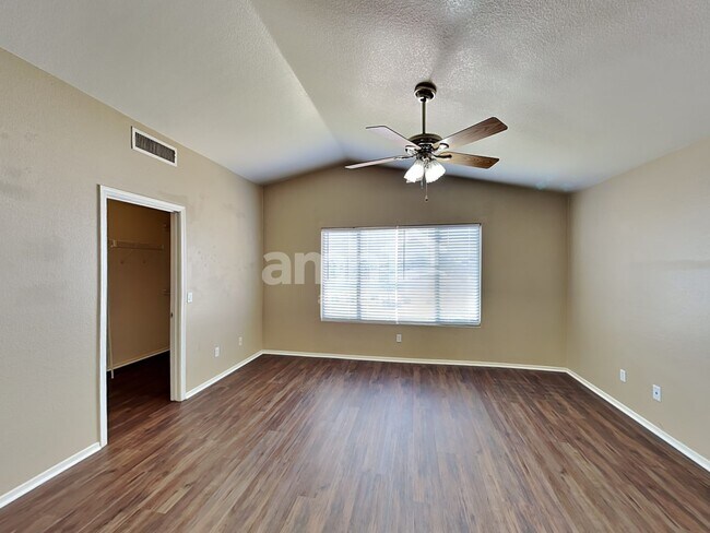 Building Photo - 10126 Olla Ave