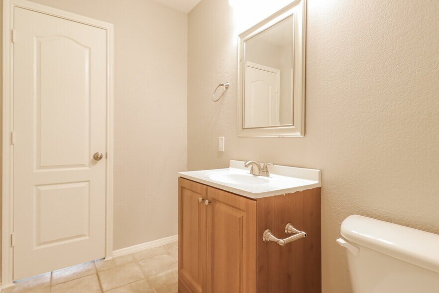 Building Photo - 3113 Lighthouse Dr