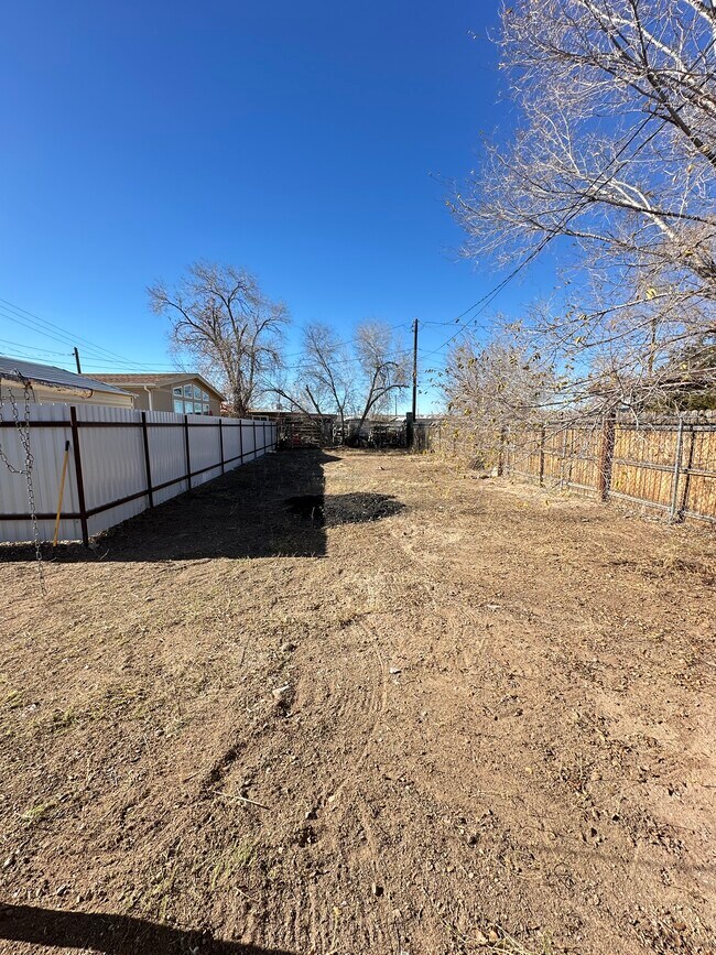 Building Photo - 703 N 5th St