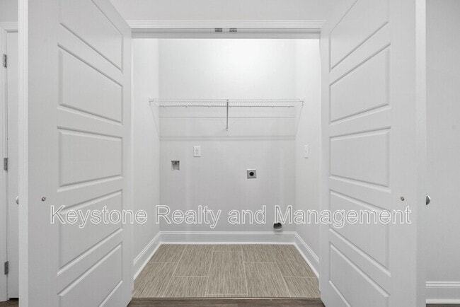 Building Photo - 750-H-104 Tracy Ln