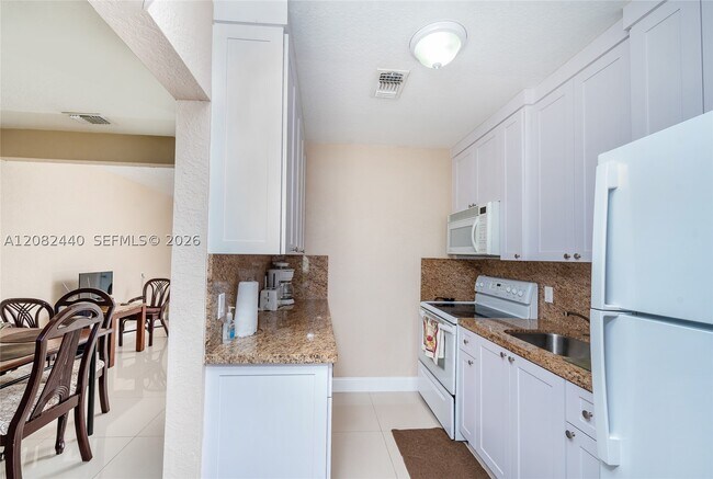 Building Photo - 1020 SW 73rd Pl