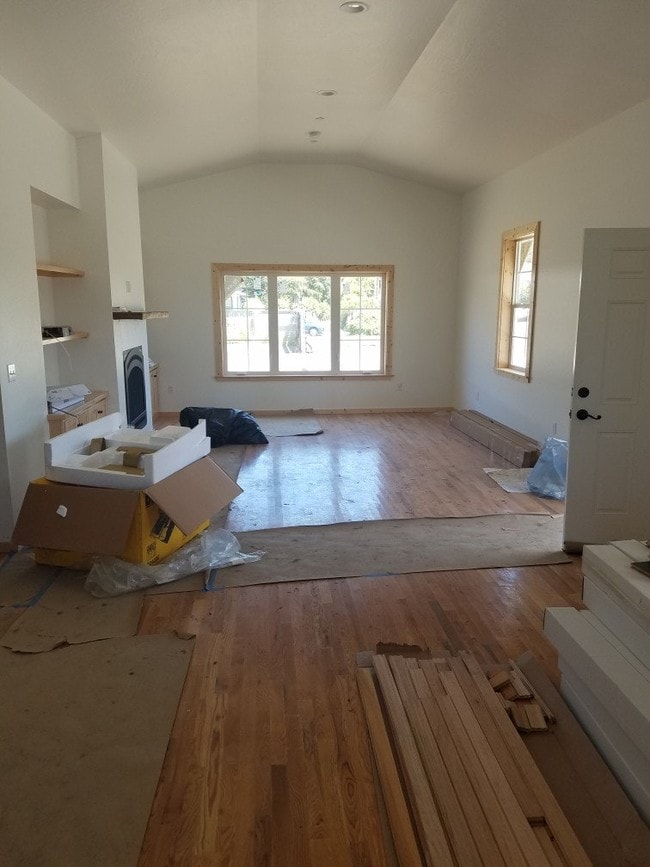 Building Photo - 1182 Spear Ave