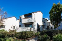 Building Photo - Townhome in Sea Colony