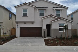 Building Photo - Gorgeous 5 Bedroom Solar Home in West Rose...