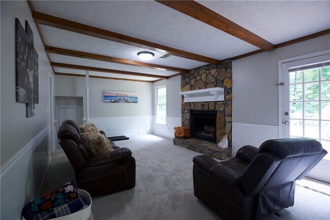 Building Photo - 3328 Mountain Hollow Dr