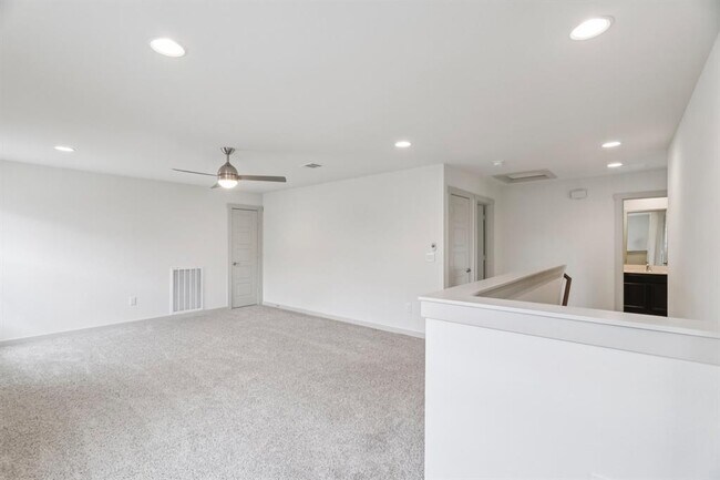 Building Photo - 8101 Linnie Ln