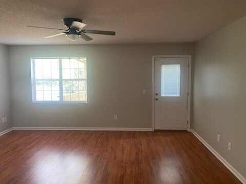 Building Photo - 158 Pebble Hill Dr N