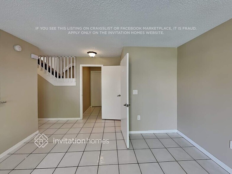 Building Photo - 2565 NW 80th Ave