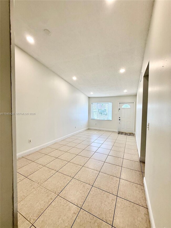 Building Photo - 11417 NW 87th Pl