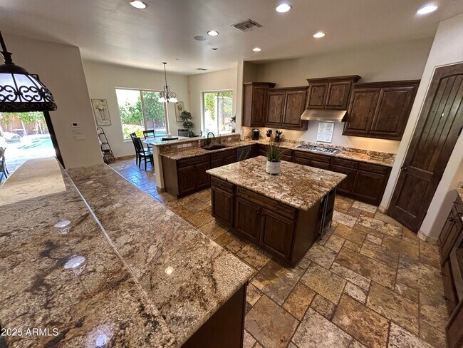 Building Photo - 5415 E Hallihan Dr