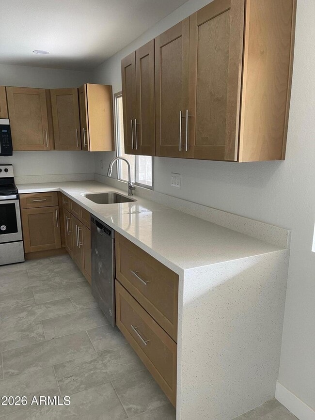 Building Photo - 1915 E Gemini Dr