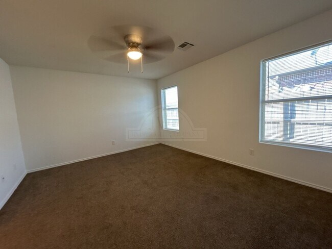 Building Photo - 3908 Fieldcrest Dr