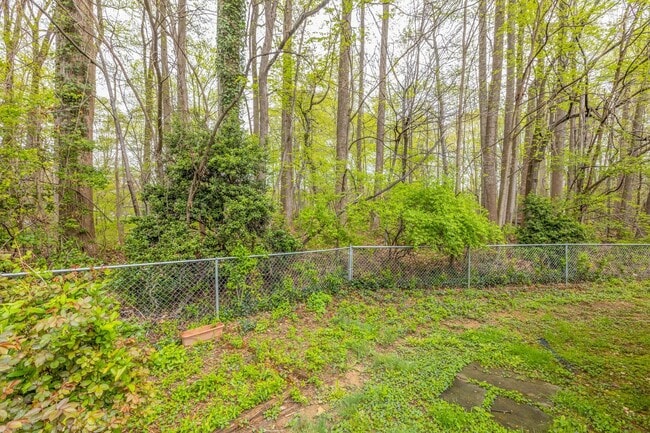 Building Photo - 3303 Spring Lake Ct