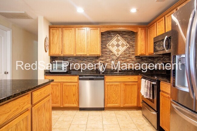 Building Photo - Carybrook Rancher!