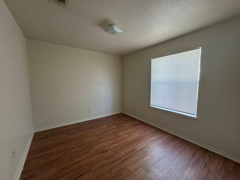 Building Photo - 2808 Cantabrian Dr