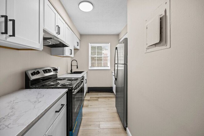 Building Photo - 35 Oakmount Ave