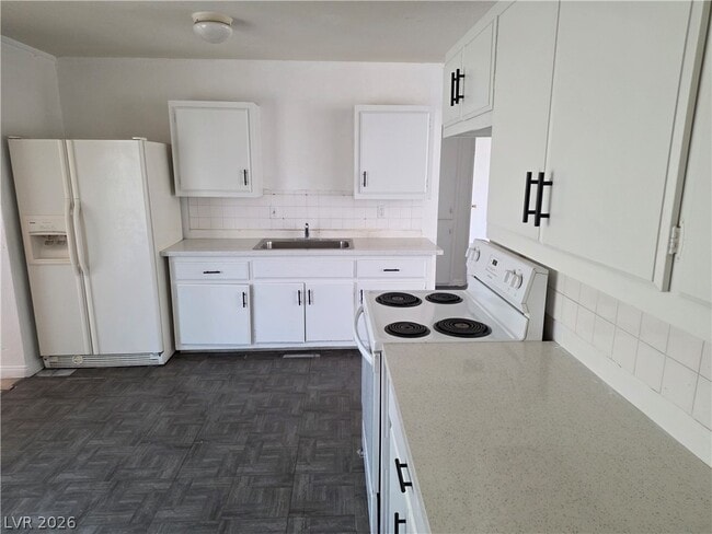Building Photo - 2904 N Bassler St