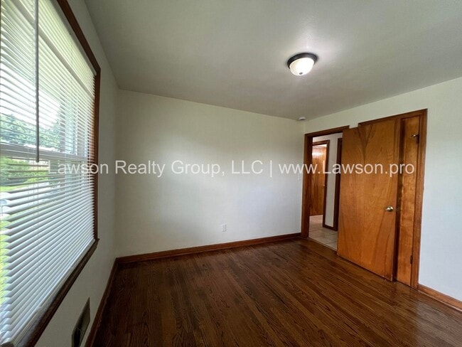 Building Photo - 511 Ruddell Rd
