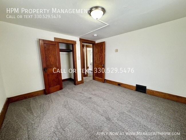 Building Photo - 1722 Harrisburg Rd NE