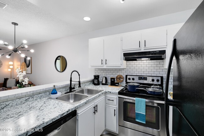 Building Photo - 3165 South St