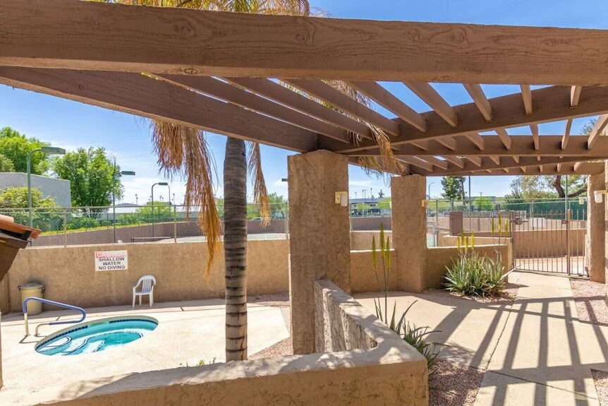 Building Photo - 4554 E Paradise Village Pky N