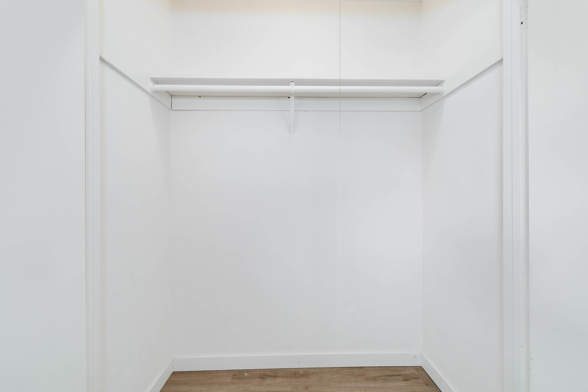 Building Photo - 1138 N Valley St