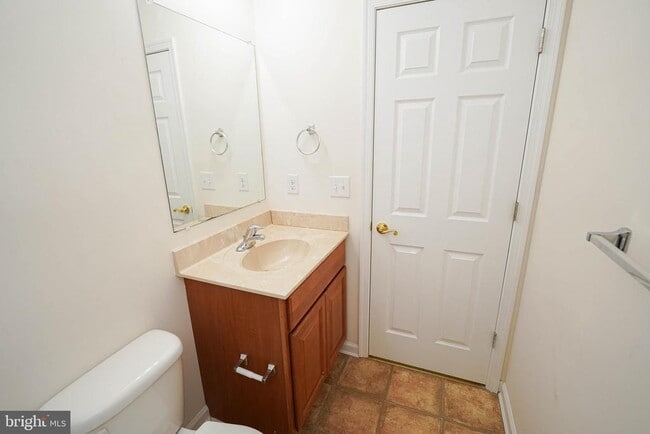 Building Photo - 403 Parkview Ct