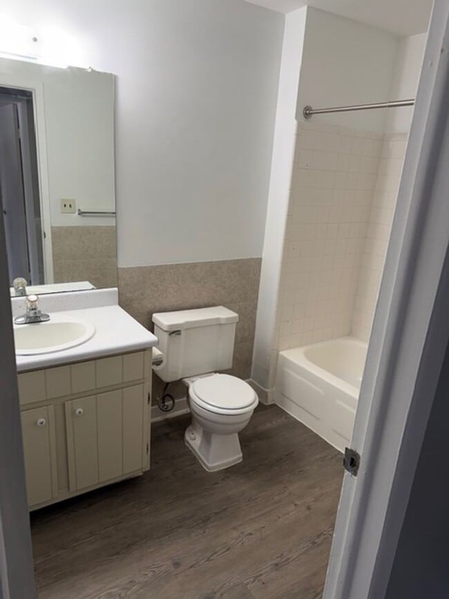 Building Photo - 2 BED - 1.5 BATH CANTON CONDO -----NORTHWIND