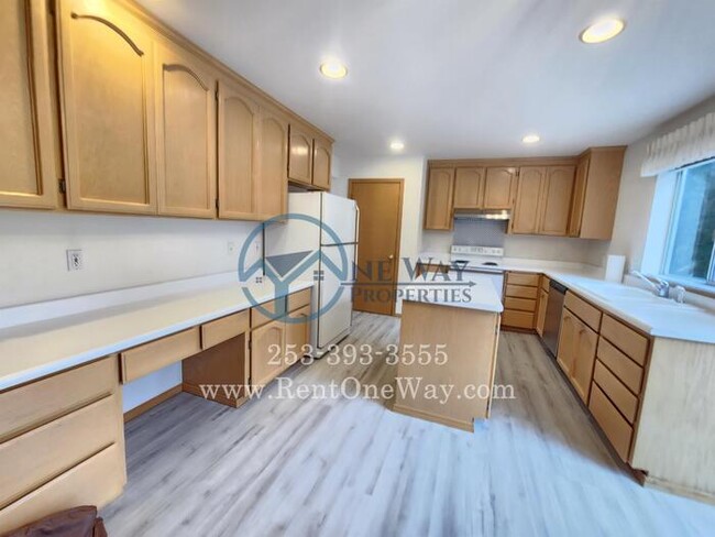 Building Photo - 1903 SW 331st Pl