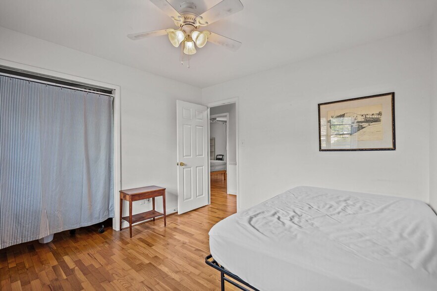 Building Photo - 457 Baytree Rd