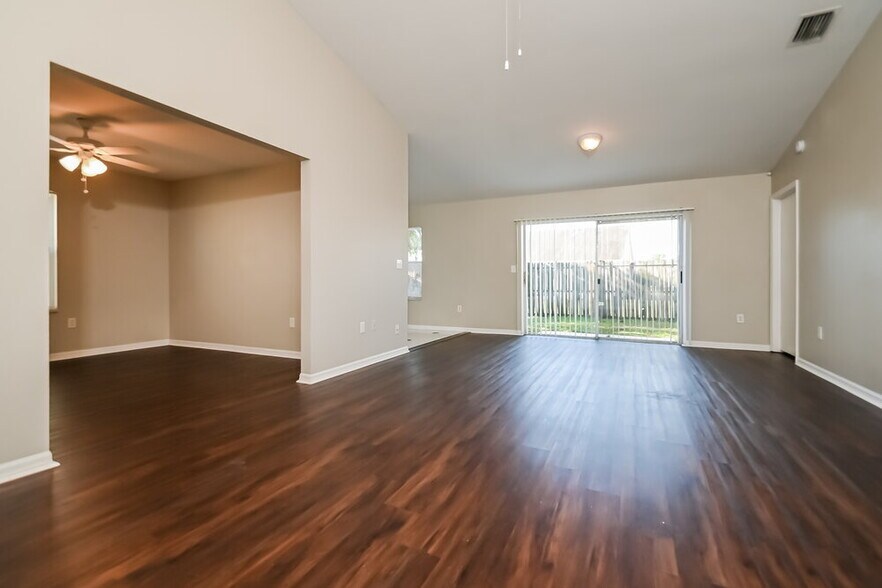 Building Photo - 123 Lookout Dr