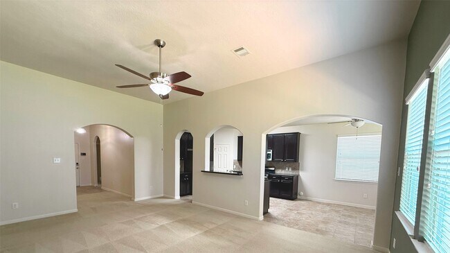 Building Photo - 15110 Sierra Ridge Dr
