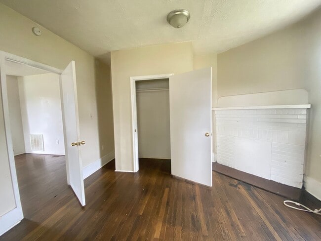 Building Photo - 216 Patton Ave NW