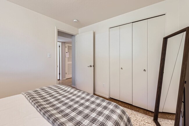 Building Photo - Stunning 4 BDR/2BA Mountain Retreat