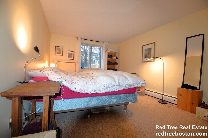 Building Photo - 50 Green St