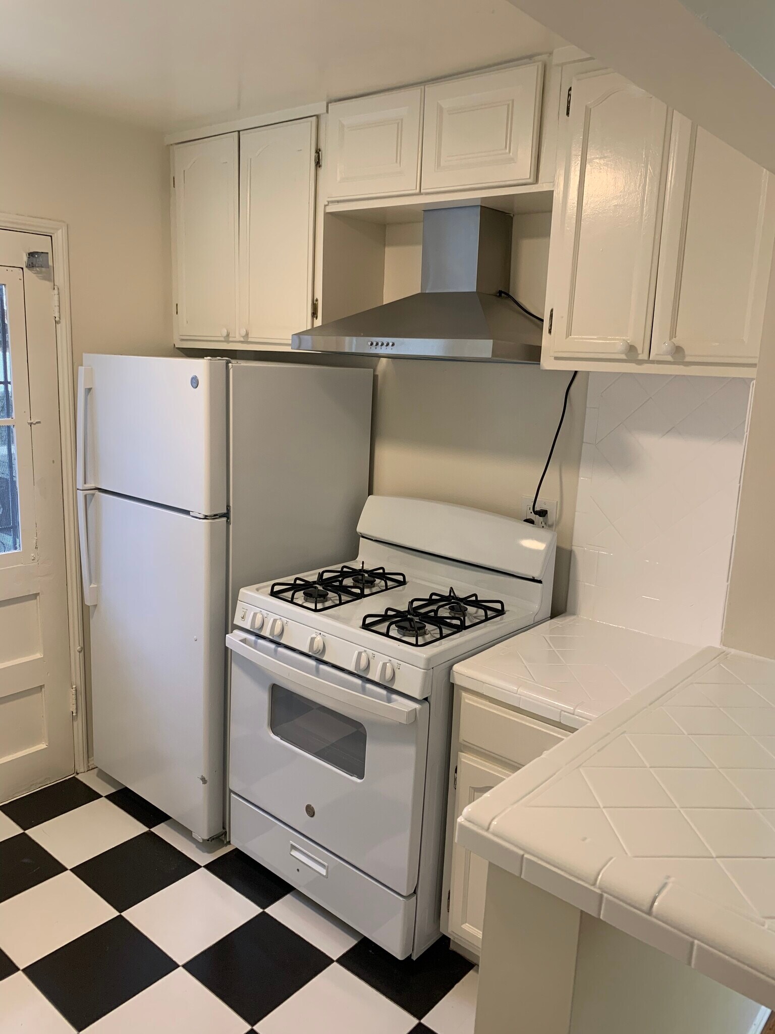 Building Photo - 9828 Vidor Dr