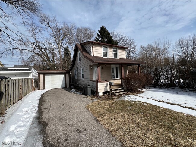 Building Photo - 19414 Shoreland Ave