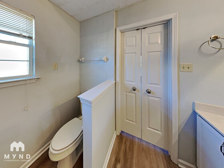 Building Photo - 275 Oakland Hills Dr