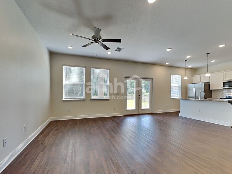 Building Photo - 27257 St Andrews Ave