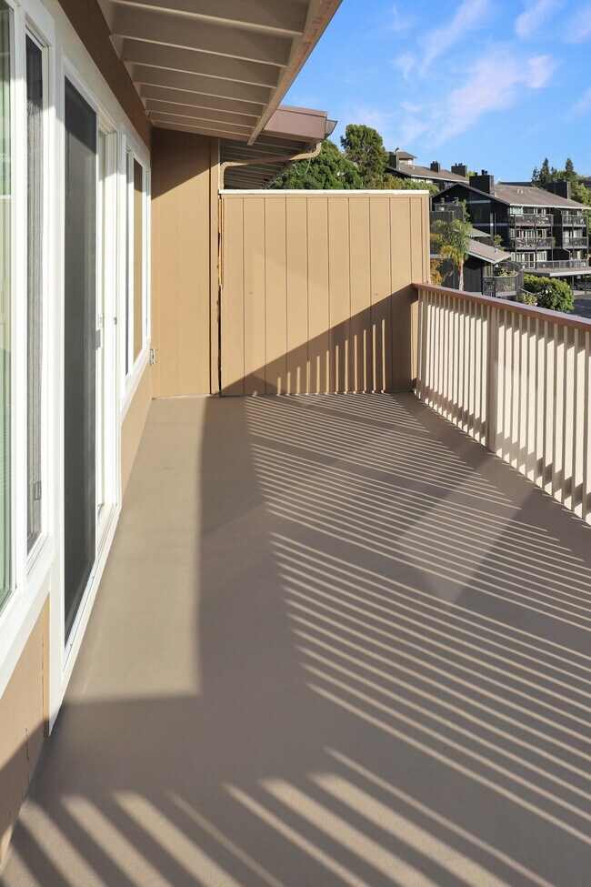 Building Photo - 99 Marinero Cir