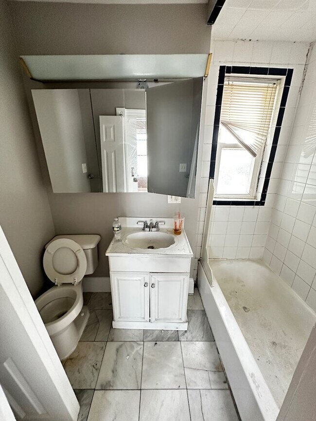 Building Photo - Available now - Only pay half broker fee -...